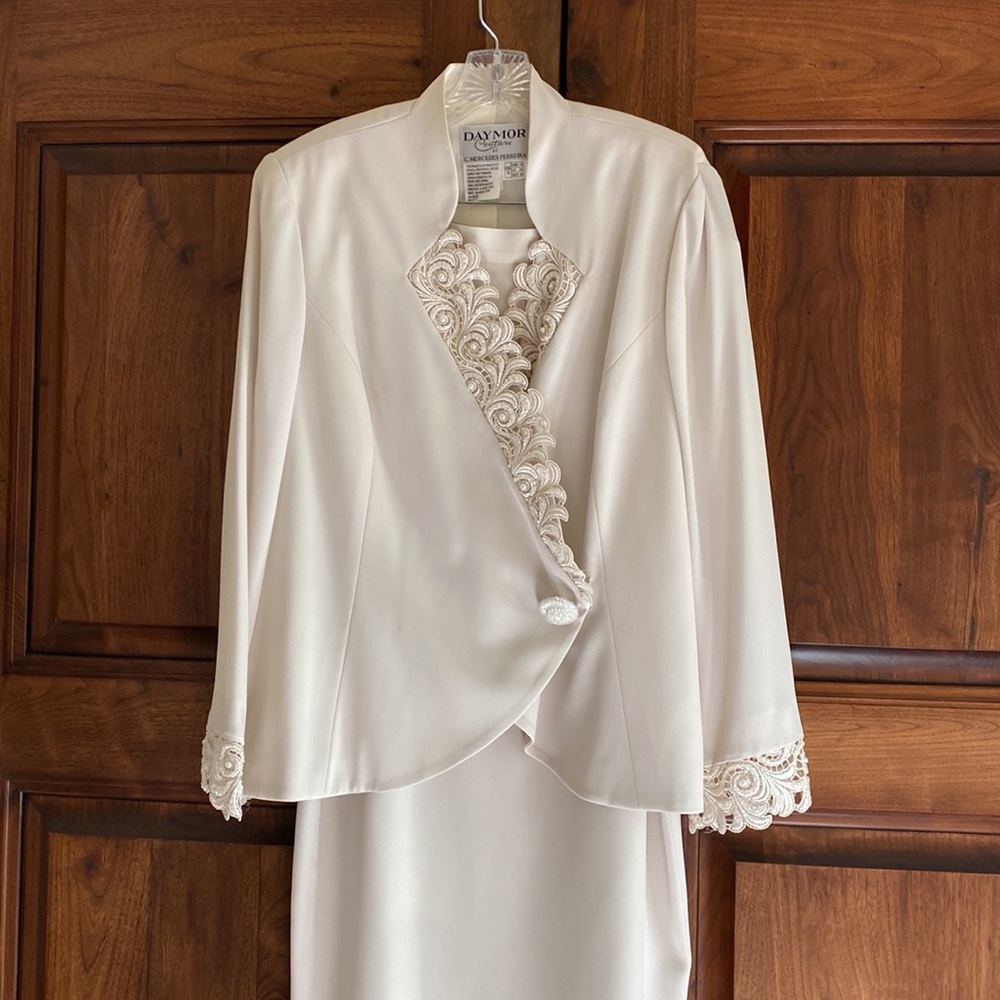 Daymore Couture by C. Mercedes Ferrara  2- piece evening suit. Size 18 women.